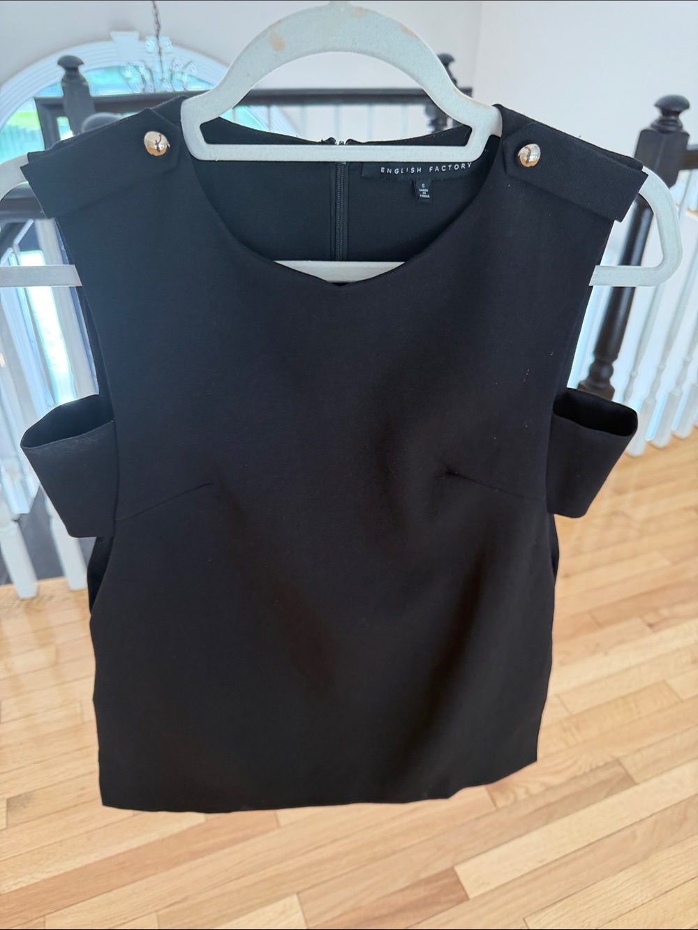 CUT-OUT TOP - Picture 9 of 10